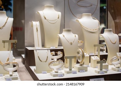 Jewelry Shop Display Case With Jewelry