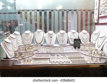 Jewelry Store Show-window