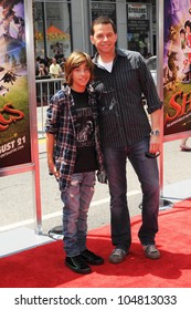 Jimmy Bennett And Jon Cryer At The Los Angeles Premiere Of 'Shorts'. Grauman's Chinese Theatre, Hollywood, CA. 08-15-09