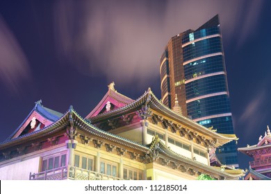 Jingan Temple In Shanghai