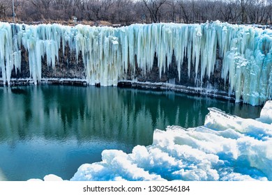 Jingpo Lake,Diaoshuilou Icefall,China