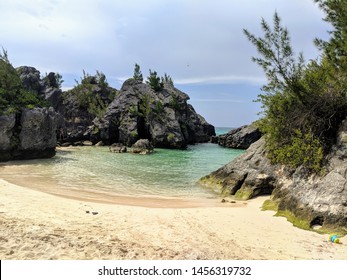 Jobson's Cove Pink Sand Beach In Bermuda