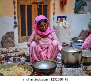 4,460 Village women cooking food Images, Stock Photos & Vectors ...