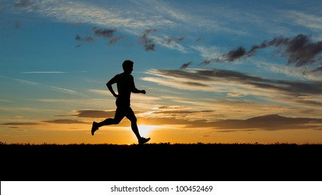 Jogger bei Sonnenuntergang