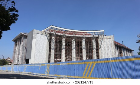 Jogja, Indonesia - July 26, 2021: Law Faculty Building Under Construction At The Islamic University Of Indonesia Or In Brief UII In Indonesian