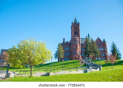 John Crouse Memorial College In Syracuse University, Syracuse, New York State NY, USA. This Romanesque Building, Built In 1889, Was The First College Of Fine Arts In The United States.