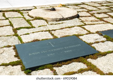 107 John f. kennedy eternal flame Images, Stock Photos & Vectors ...