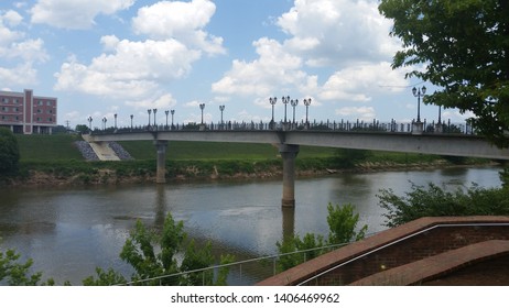 John Ross Memorial Bridge Crossing The  Oostanaula River