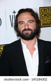 Johnny Galecki At The 3rd Annual Critics' Choice Television Awards, Beverly Hilton Hotel, Beverly Hills, CA 06-10-13