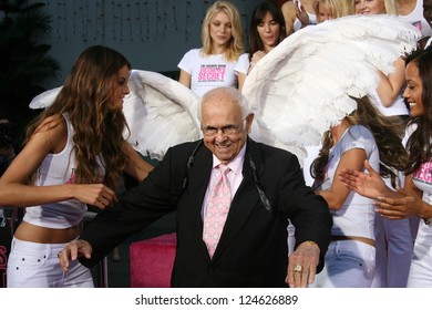 Johnny Grant And Models Receiving The Key To The City Of Hollywood. Grauman's Chinese Theatre, Hollywood. November 15, 2006.