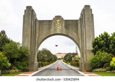 JOHOR BAHRU, MALAYSIA - AUGUST 16, 2016. Entrance To The Sultans Palace