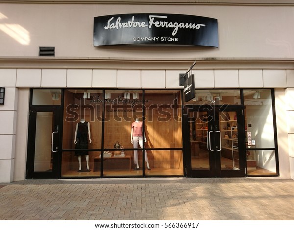 salvatore ferragamo premium outlet