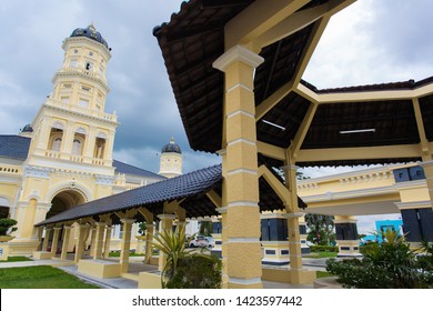 Masjid abu bakar Images, Stock Photos & Vectors  Shutterstock