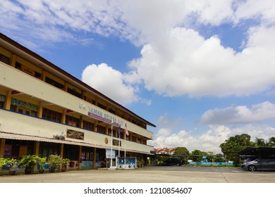 2,025 Malaysia school building Images, Stock Photos & Vectors ...