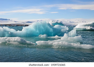 Jokulsarlon Glacier Lagoon, bordering Vatnajokull National Park in southeastern Iceland