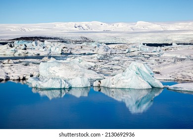 Jokulsarlon,a Large Glacial Lake In Southeast Iceland