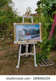 JOMBANG, INDONESIA - AUGUST 15, 2020: A Wedding Party During Coronavirus Pandemic Is Celebrated In A Village In Jombang, Indonesia.