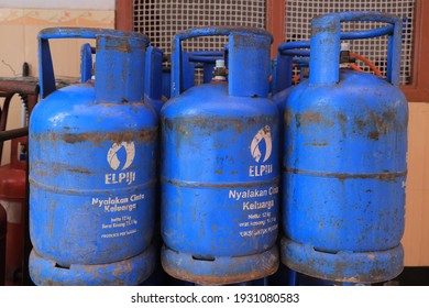 Jombang, Indonesia -  February 26, 2021: A Blue LPG Gas Cylinder Weighing 12 Kilograms Is Used As A Source Of Fuel For Cooking