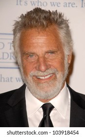 Jonathan Goldsmith At The 2009 World Magic Awards Benefitting Feed The Children. Barker Hanger, Santa Monica, CA. 10-10-09