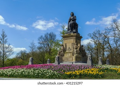 Joost Van Den Vondel Monument In Vondelpark, Amsterdam