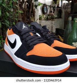 Jordan 1 Low Shattered Backboard, Oct 2019 - The Famous Colorway Returned On The Lows, Anticipated By Many It Was Hype During Its Week Of Release  