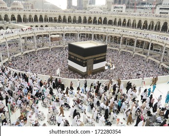 Kaaba Holy Mosque Mecca Muslim People Stock Photo 172281332 | Shutterstock