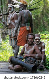 35 Papua new guinea tribesman Images, Stock Photos & Vectors | Shutterstock