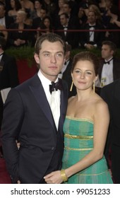 JUDE LAW & Girlfriend Actress SIENNA MILLER At The 76th Annual Academy Awards In Hollywood. February 29, 2004