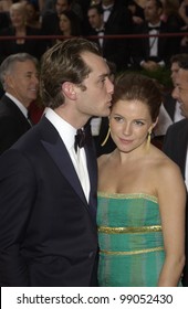 JUDE LAW & Girlfriend Actress SIENNA MILLER At The 76th Annual Academy Awards In Hollywood. February 29, 2004