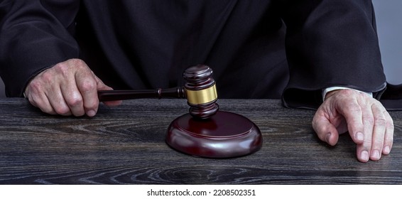 2,909 Judge Banging Gavel Images, Stock Photos & Vectors | Shutterstock