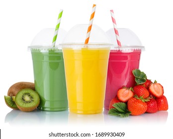 Saft-Sammlung von Fruchtsmoothies Früchte orangefarbener Strohhalm, der gesunde Essensgetränke in Tassen trinkt einzeln auf weißem Hintergrund