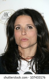 Julia Louis Dreyfus  At Stand Up To Cancer. Kodak Theater, Hollywood, CA. 09-05-08