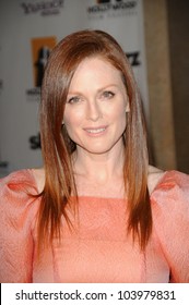 Julianne Moore At The 13th Annual Hollywood Awards Gala. Beverly Hills Hotel, Beverly Hills, CA. 10-26-09