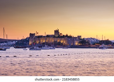 July 12, 2022, Turkey, Bodrum, City Beach. People Are Sitting At The Tables On The Beach And Admiring The Sunset.