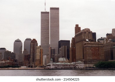 JULY 1995 - NEW YORK: The Skyline Of Manhattan With The Twin Towers Of The World Trade Center And The Brooklyn Bridge, Manhattan, New York.