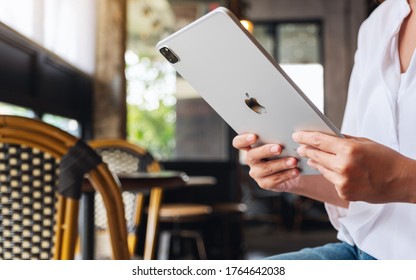 Jun 19th 2020 : A Woman Holding And Using Apple New Ipad Pro 2020 Tablet Pc At Home , Chiang Mai Thailand