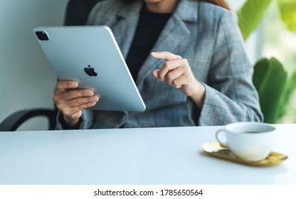 Jun 22nd 2020 : A Woman Holding And Using Apple New Ipad Pro 2020 Tablet Pc At Home , Chiang Mai Thailand