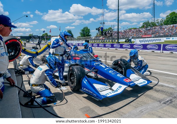 June 13,\
2021 - Detroit, Michigan, USA: ALEX PALOU (10) of Barcelona, Spain\
brings his car in for service during the Chevrolet Detroit Grand\
Prix at Belle Isle in Detroit\
Michigan.