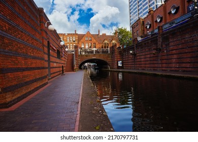 June 2022,Birmingham UK. Birmingham Canal At The Sunset.