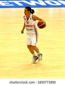 June 22, 2013 Euro Basket 2013 In Sweden And Turkey Women's Basketball Women's National Team In France Esmeralda Tunçluer Karşılaştı.türki National Player Takes The Ball.