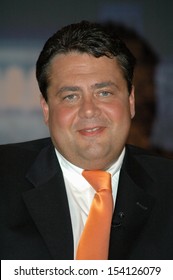 JUNE 23, 2005 - BERLIN: Sigmar Gabriel Before A Tv-production 