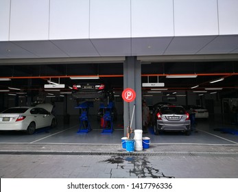 June 7, 2019 - Actmar Honda Klang, Malaysia. New Wing Of Local Car Service Centre In Malaysia That Consists Of Service Counter For Customers And Spacious Workshop Facilities. 