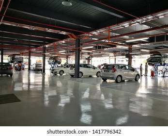 June 7, 2019 - Actmar Honda Klang, Malaysia. New Wing Of Local Car Service Centre In Malaysia That Consists Of Service Counter For Customers And Spacious Workshop Facilities. 