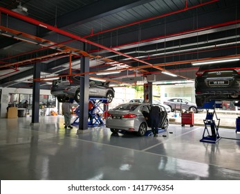 June 7, 2019 - Actmar Honda Klang, Malaysia. New Wing Of Local Car Service Centre In Malaysia That Consists Of Service Counter For Customers And Spacious Workshop Facilities. 