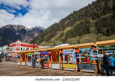 juneau uas-May 16, 2017:
Tourist peddling booth next to Juneau Pier, USA