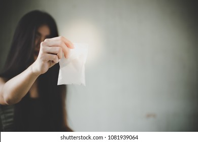 udluftning Nybegynder godkende Woman Drug Dealer Images, Stock Photos & Vectors | Shutterstock