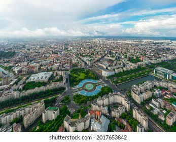 Juny, 2021 - Bucharest, Romania: Aerial view of the Unirii Boulevard and Constitutiei square in Bucharest, Romania.
