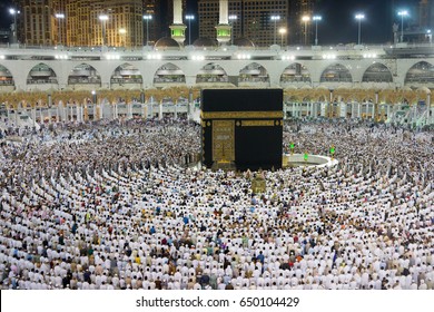 Kaaba In Makkah With Crowd Of Muslim People All Over The World Praying Together