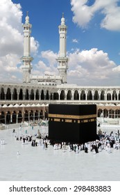 Kaaba In Masjid Al Haram In Mecca Saudi Arabia