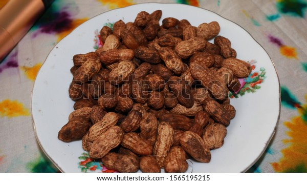 Kacang Tanah Rebus Boiled Peanuts Cemilan Stock Photo Edit Now 1565195215